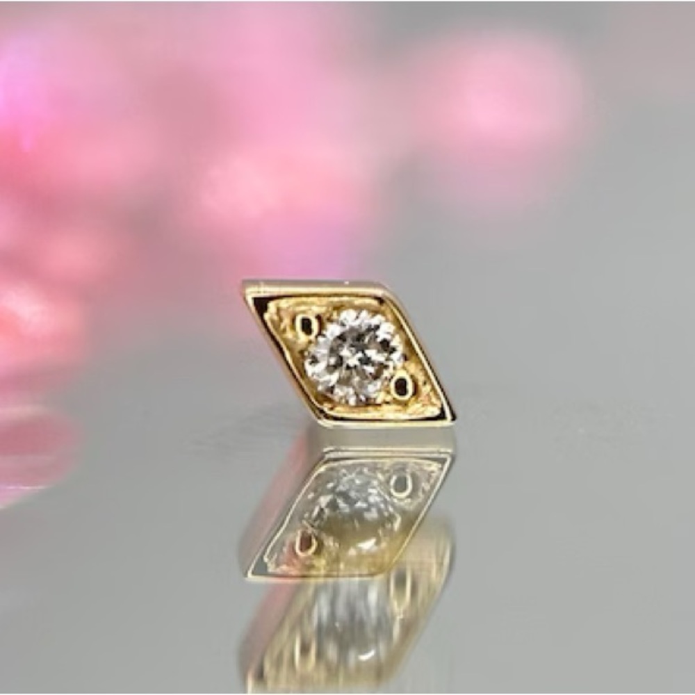 SINGLE Modern Mood Rhombus Royal end in yellow gold w diamond press fit jewelry